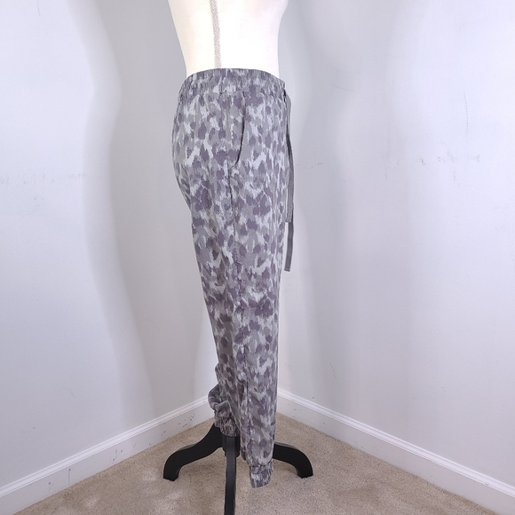 Cloth & Stone Jogger Pants XS Wide Leg Grey Animal Print Abstract Tencel - Picture 3 of 12